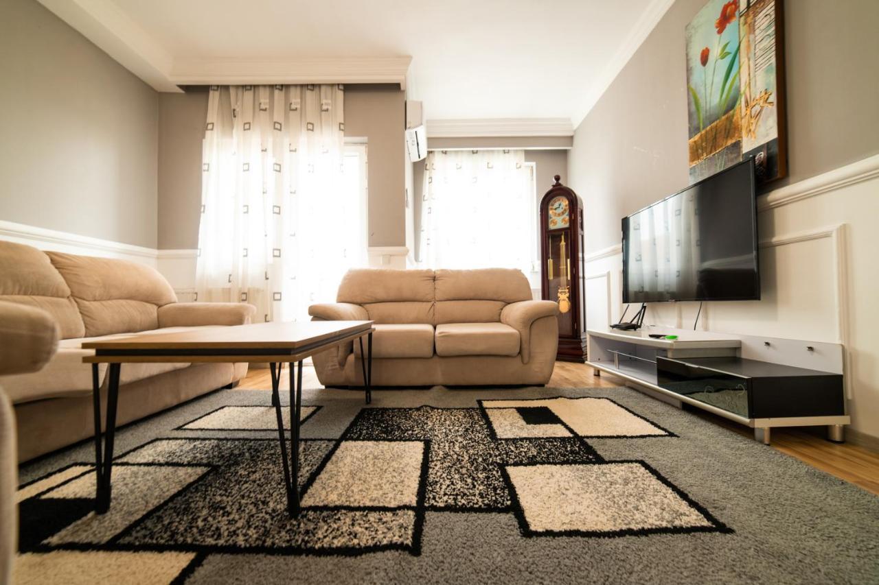 Ferienwohnung CedarTREE Prishtina Pristina Exterior foto