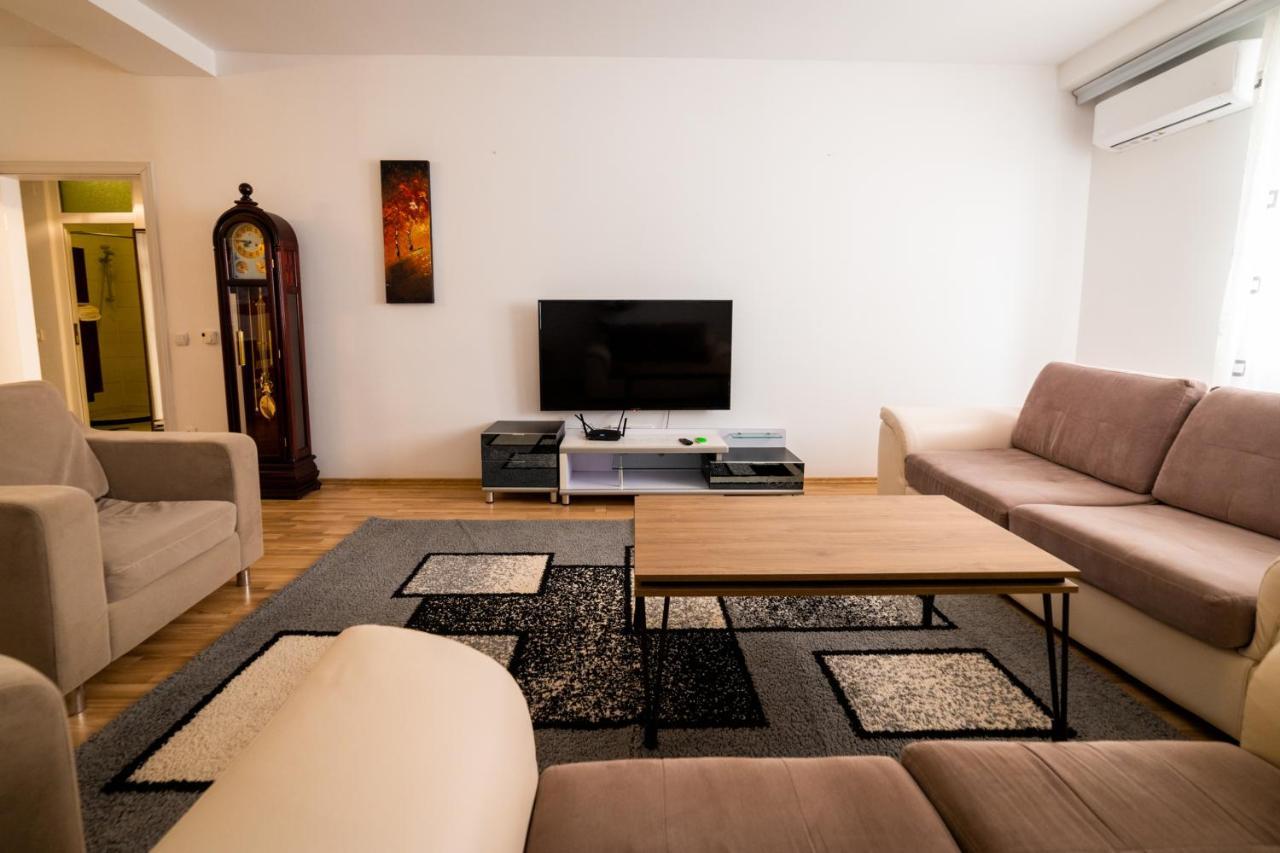 Ferienwohnung CedarTREE Prishtina Pristina Exterior foto